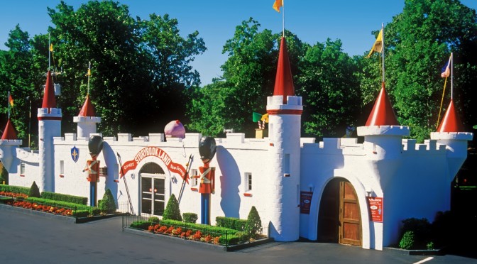 Storybook Land - a New Jersey amusement park that has been bringing magical childhood stories to life for generations | find out more at www.thingstodonewjersey.com | #nj #newjersey #eggharbor #atlanticcounty #jerseyshore #amuseumentparks #familyfriendly #fun #kids #thingstodo